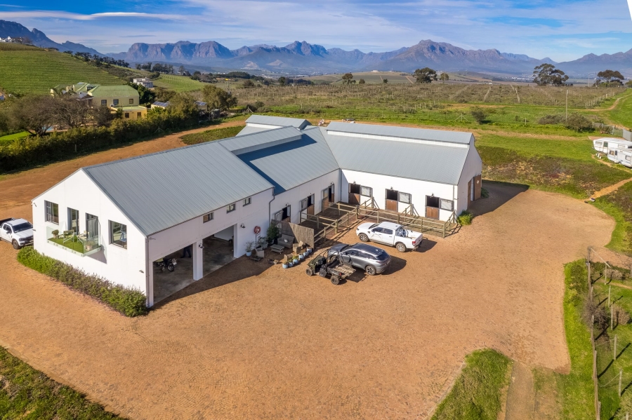 5 Bedroom Property for Sale in Stellenbosch Farms Western Cape